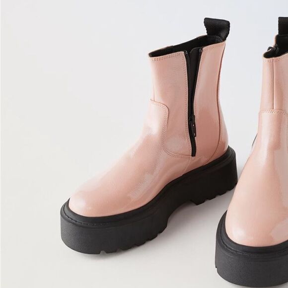 ZARA PATENT EFFECT CHELSEA BOOTS - Picture 8 of 8